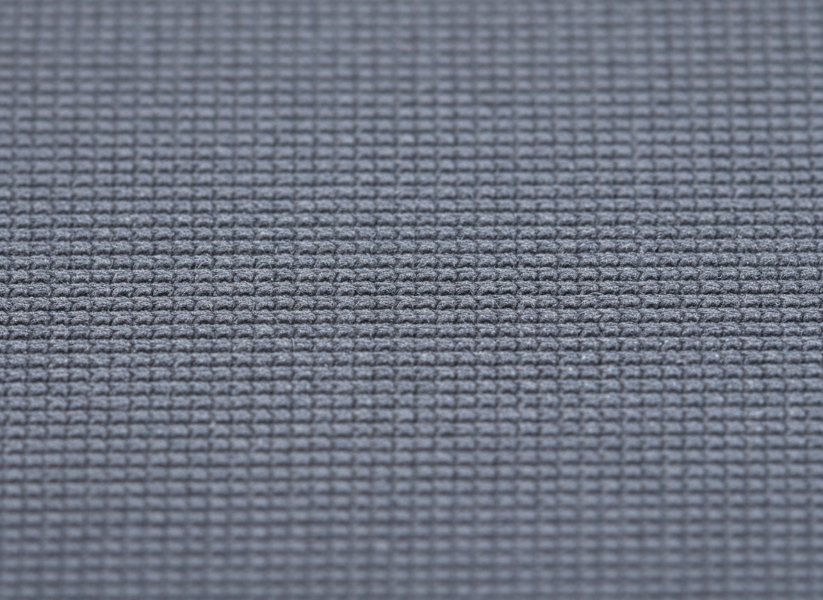 poliester plyusy i minusy sinteticheskoy tkani dlya odezhdy i interera 1